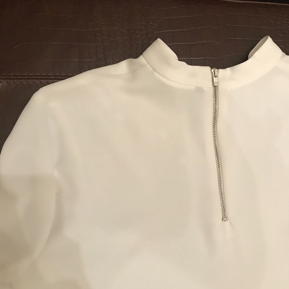 zara(basic) white blouse - Picture 4 of 4